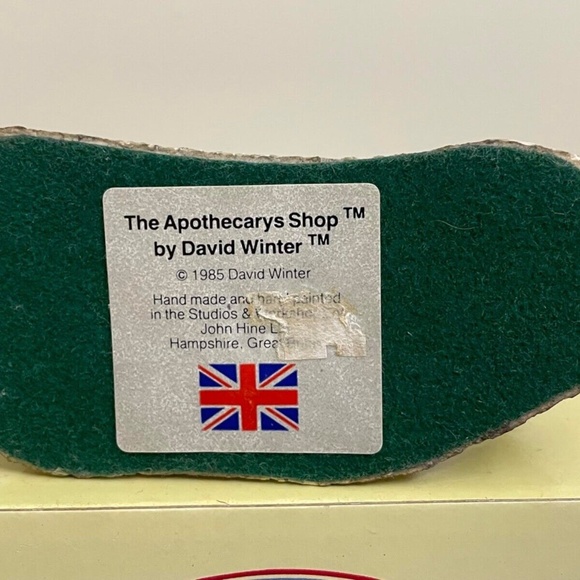 David Winter The Apothecarys Shop John Hine Ltd 1985 Hand Made/Hand Painted - Picture 3 of 3